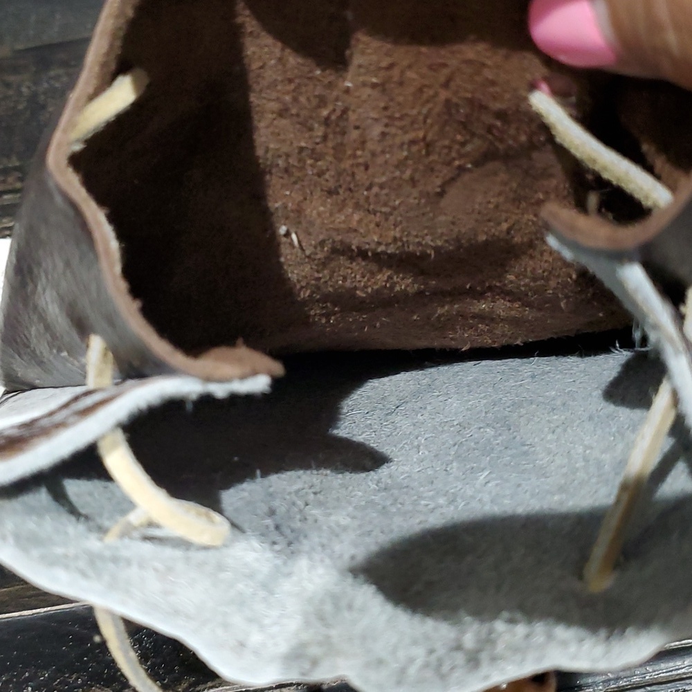 NWOT Brown and White Leather Hair On Hide Medicine Bag Bead Detail Mohawk Native - Picture 8 of 8